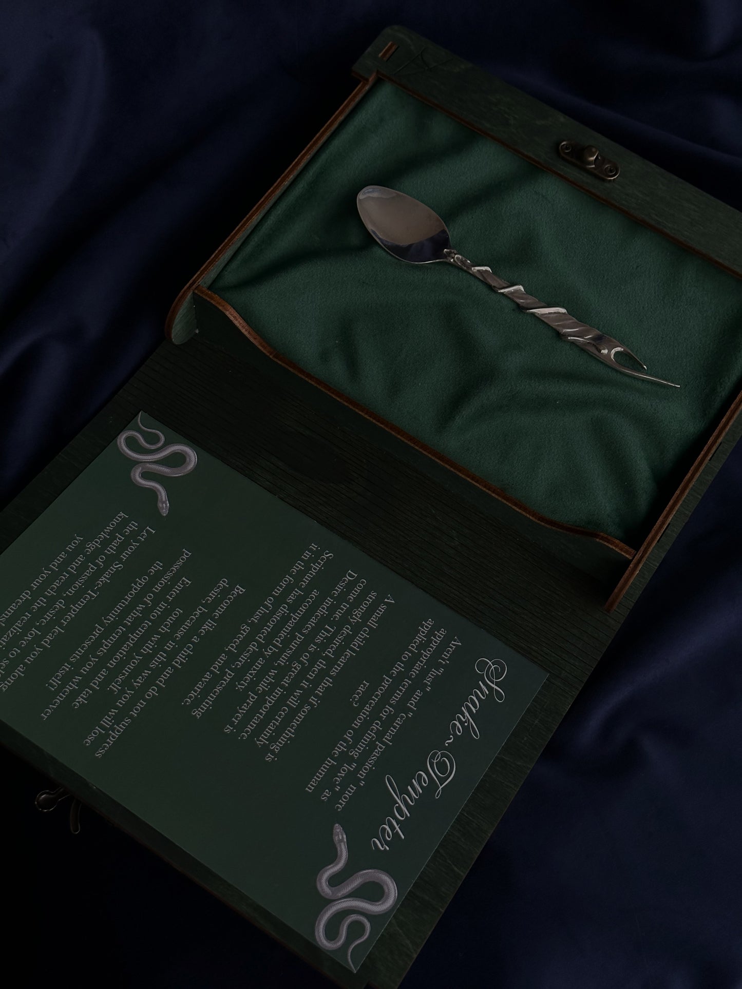 Srebrna łyżka „Kuszący wąż”